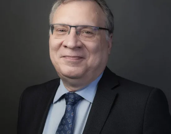 Eugênio Aragão, ex-ministro da Justiça, diz ser fundamental separar o quanto antes os presos dos atos terroristas de 8 de janeiro Política
