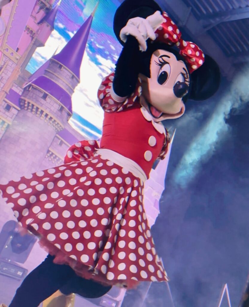 Turma da Disney, Jurassic Land e o Espetáculo Encanto são atrações deste fim de semana na Happy Land Eventos