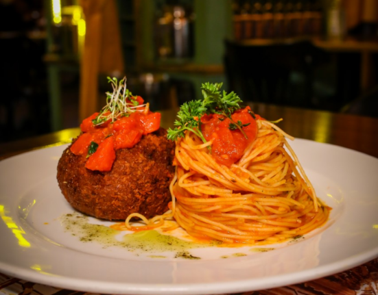 Paris 6 Goiânia oferece cardápio executivo de pratos renomados e sobremesas com 30% de desconto Colunismo Social