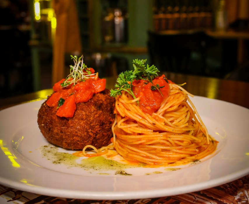 Paris 6 Goiânia oferece cardápio executivo de pratos renomados e sobremesas com 30% de desconto Gastronomia