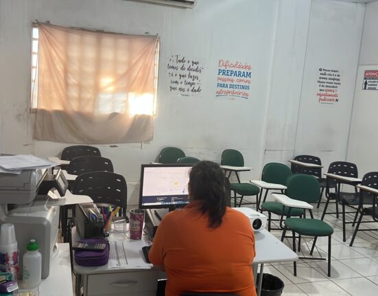 Projeto de alfabetização muda realidade de trabalhadores em canteiros de obras, em Goiás Celebridades