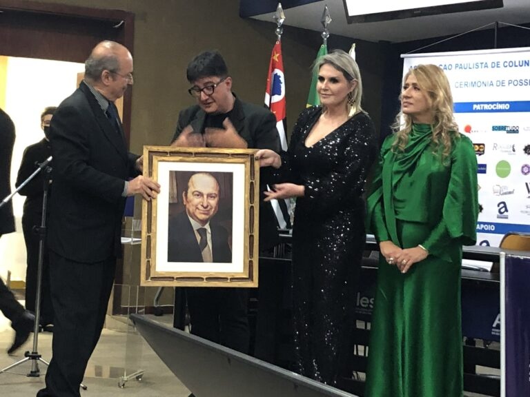 Fabrício Correia estreia o programa “Conversa de Bastidores” na TV THATHI SBT Colunismo Social