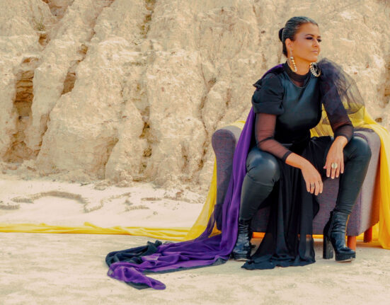 Gabi Doti lança novo videoclipe: 'Nonsense' Colunismo Social