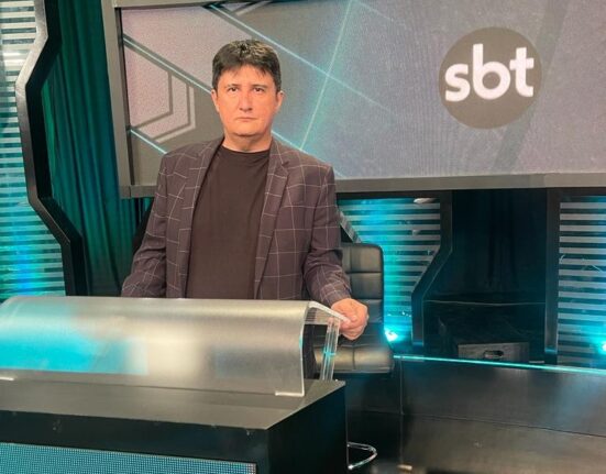 Fabrício Correia estreia o programa “Conversa de Bastidores” na TV THATHI SBT Colunismo Social