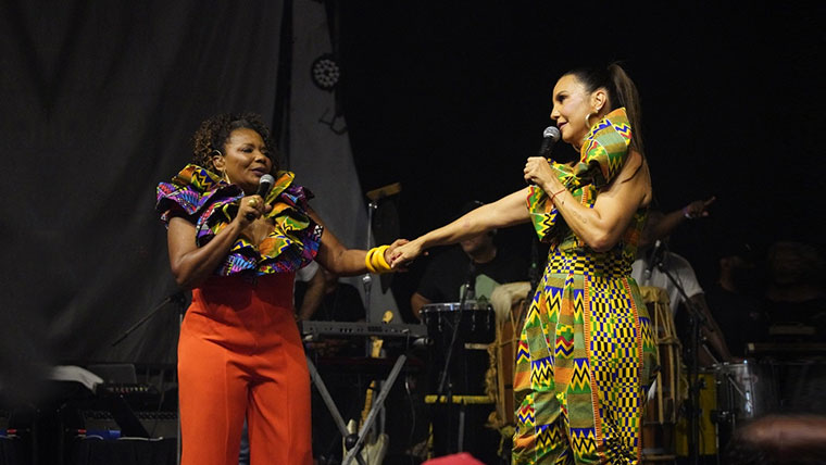 Margareth Menezes recebeu convidados no Mercado Iaô claudelopes