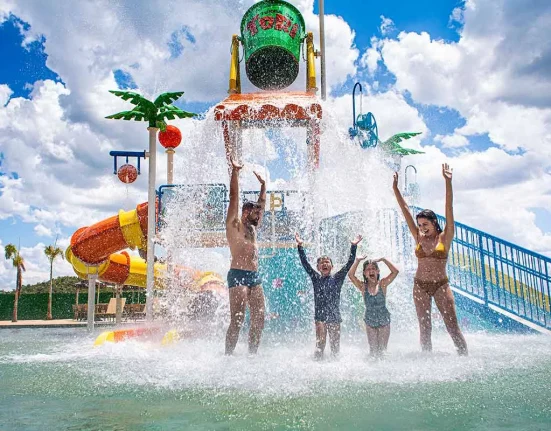 Alta temporada: mesmo com chuvas, janeiro promete grande movimentação nos resorts Férias