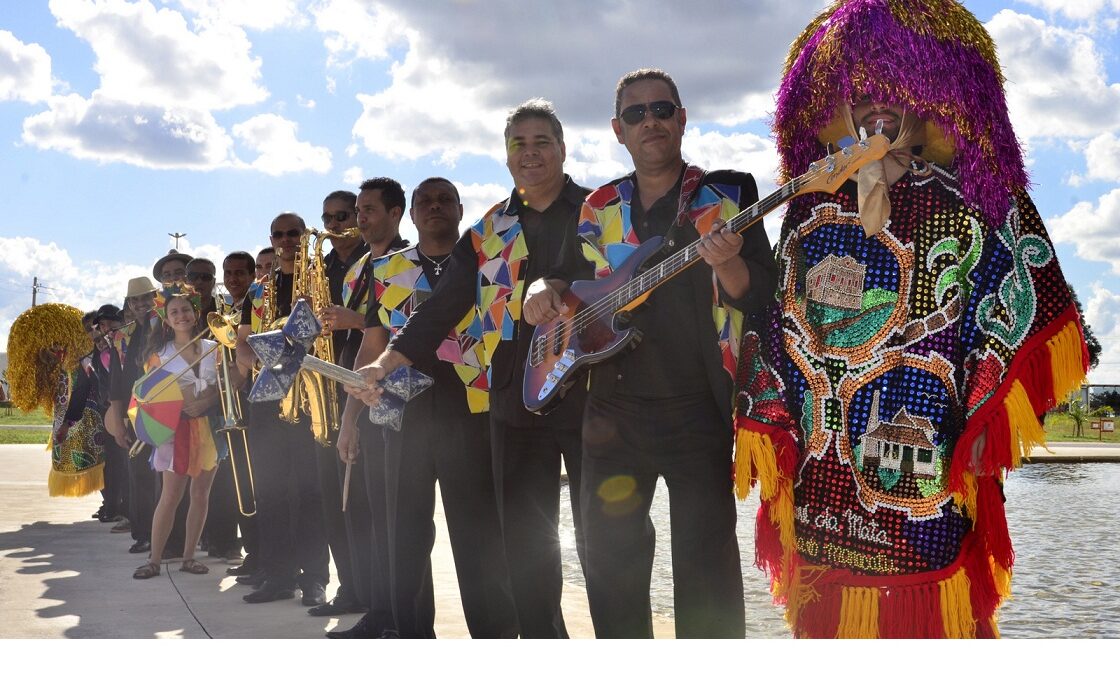 Grupo Marafreboi faz bailinho de Carnaval no DF Plaza Eventos