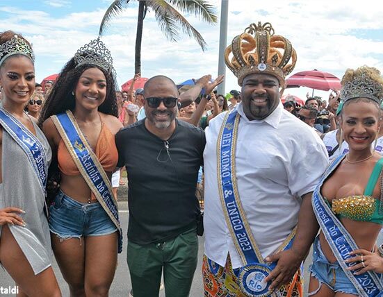 Arlindinho Cruz, Império Serrano, Mila Santana animaram Bloco Banda Amigos da Barra Música