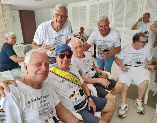 Bloco Pintassilgo, na Banda da Barra Colunismo Social