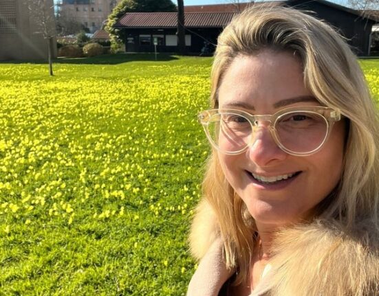 Em Portugal Colunismo Social