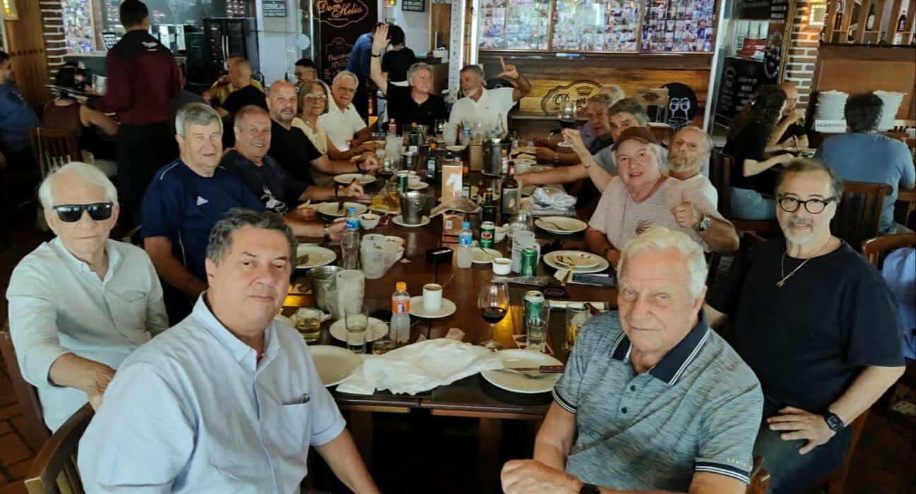 Almoço dos amigos Pintassilgos Colunismo Social