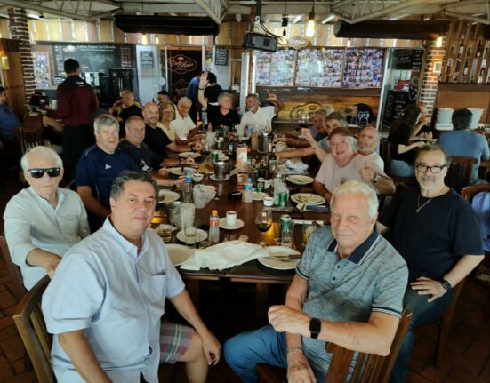 Almoço dos amigos Pintassilgos Colunismo Social