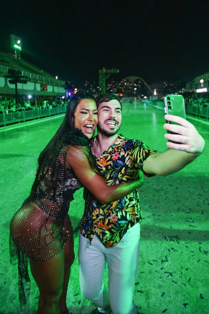 Alan Victor recebe convidados do Camarote Rio Praia na Sapucaí Carnaval