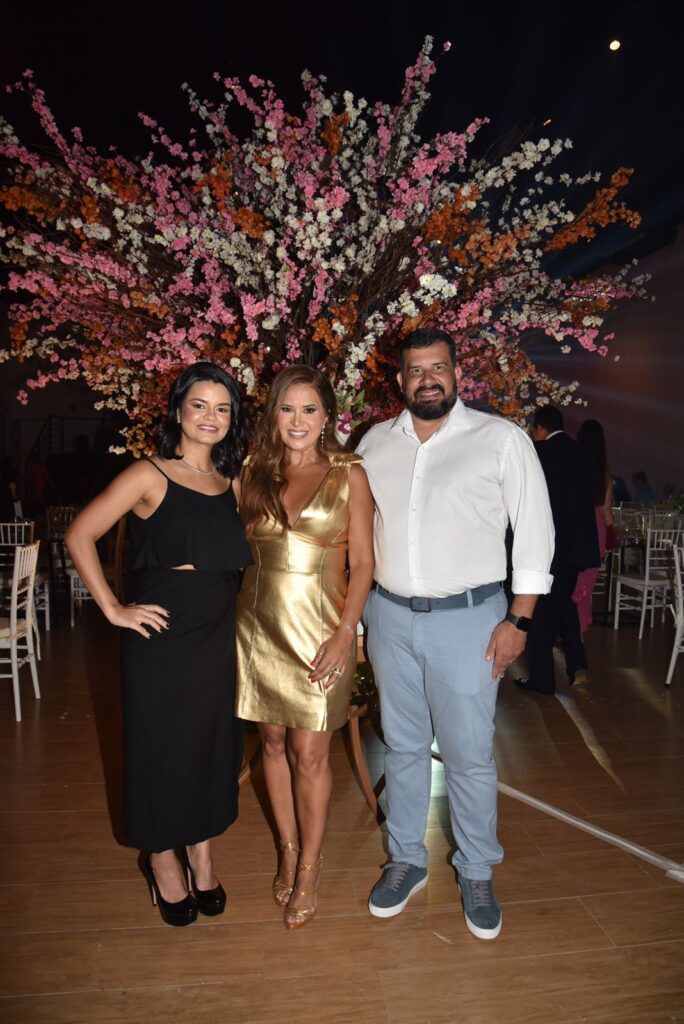 Alessandra Câmara comemora 50 anos Colunismo Social