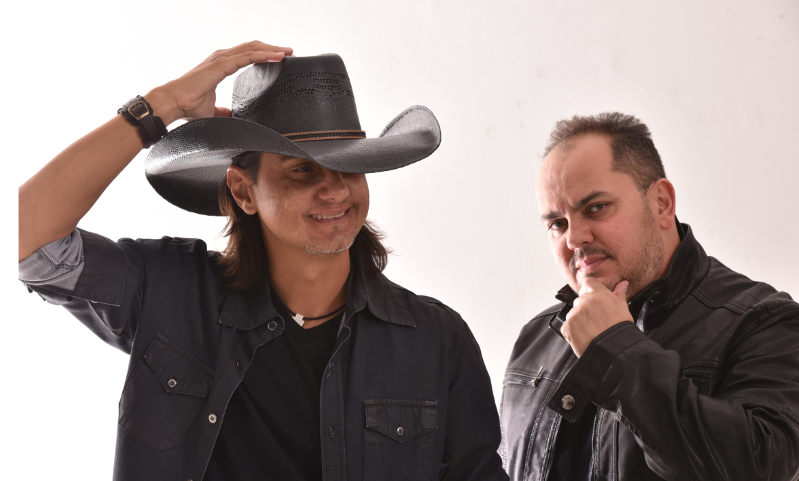 Emílio e Eduardo assinam com a Mega Produções Artísticas Eventos