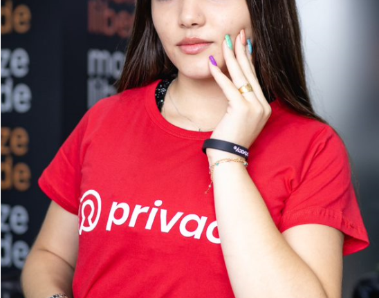Milionária aos 19 anos, ex-vendedora muda de vida com a Privacy Cultura