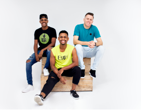 Grupo de pagode Brilho no Olhar lança single nas plataformas de música Moda