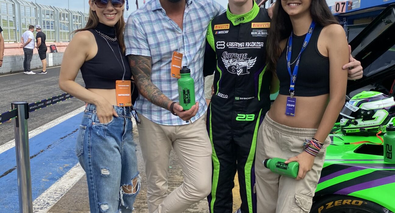 Lorena Cantanhede e Thiago Almeida, juntos com a NASCAR Brasil, criam memórias afetivas de pai para filha na abertura da temporada de 2023 Colunismo Social