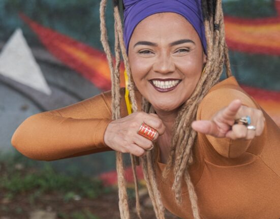 Kika Ribeiro e Carol Nogueira são atrações do Samba no Conjunto, especial mês da Mulher Música