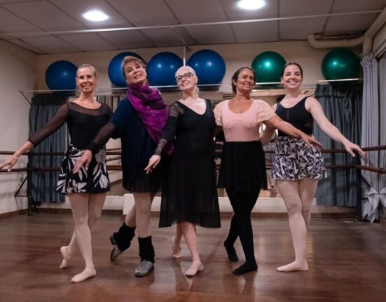Lu Fernandez, aluna de ballet com 61 anos, promove Aulão do Bem Eventos