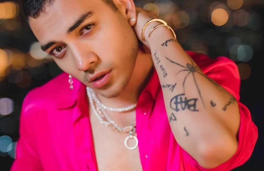 Saak, o Okane de Rebelde Netflix, lança novo EP e vem ao Brasil para festival Celebridades