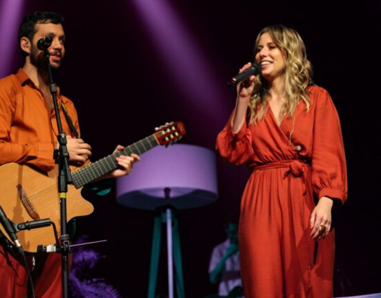 Dudalu divulga segunda parte da versão ao vivo do álbum "Recomeçar" , com homenagem a Rita Lee Música