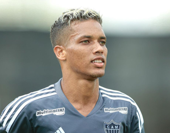 Palmeiras oferece 10 milhões de euros e atacante Kevin por Pedrinho, do Shakhtar, mas time ucraniano tem outras ofertas na mesa Notícias