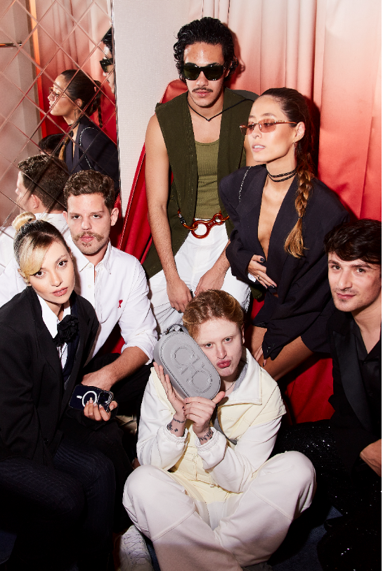 Ferragamo promove evento para chegada da coleção SS23 Moda