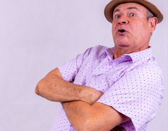 Zé Lezin se apresenta em Brasília com o espetáculo “40 Anos de Humor” Teatro