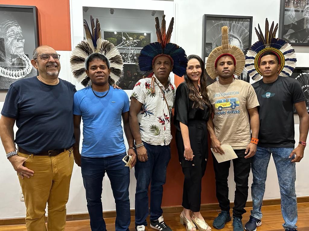 Eduardo El Kobbi traz para sua galeria exposição que retratam a riqueza dos povos originários do Brasil pelas lentes do fotógrafo e indigenista Renato Soares Artes