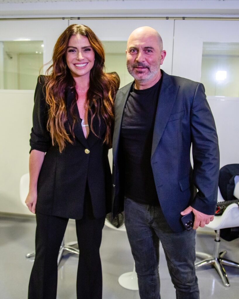 Estrela da série Fauda participa de talk show com Dan Stulbach em evento que lotou o Clube Hebraica Celebridades