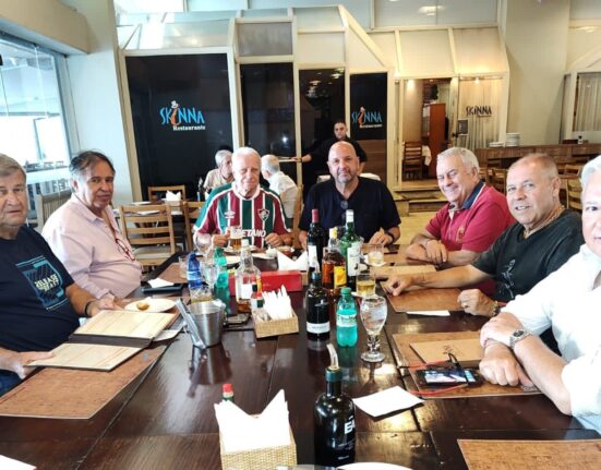 As homenagens continuam Colunismo Social