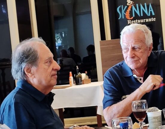 Comemoração antecipada Colunismo Social