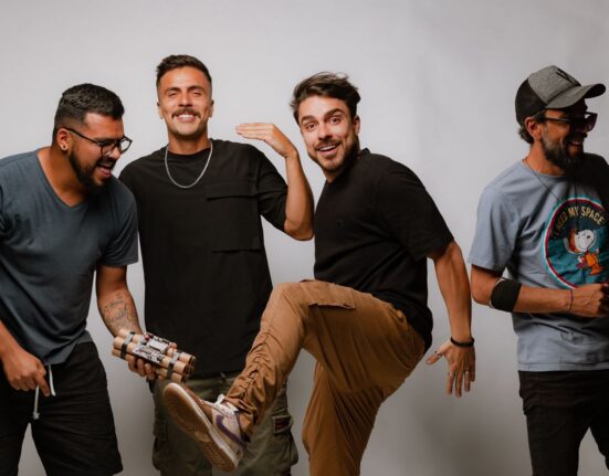 Voraz leva sua “ Vibe Boa” para a Praia do Rosa - SC Colunismo Social
