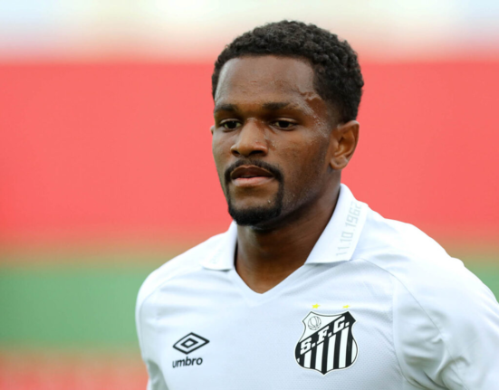 De volta aos campos Renyer marca gol na vitória de Santos no Brasileirão Sub-20 Teatro
