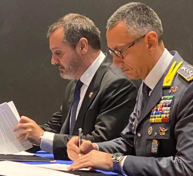 Primeiro acordo Guardia di Finanza italiana - Polícia Federal brasileira assinado em Brasília Internacional