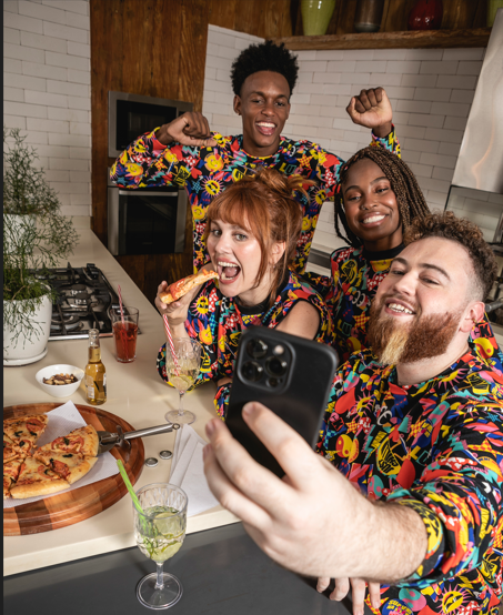 Tjama lança coleção inspirada nos anos 90 Moda