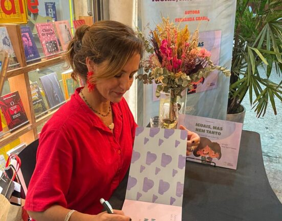 Lançamento do livro ‘Iguais, mas nem tanto’, da escritora Fernanda Graell Moda