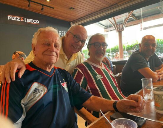 Comemoração pela vitória do Fluminense Colunismo Social