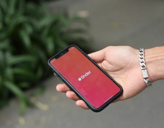 Tinder atualiza suas regras de comunidade e se posiciona sobre relacionamento Sugar empreendedores
