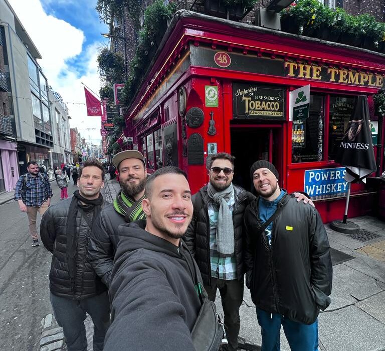 Jeito Moleque faz apresentações pela Europa Música