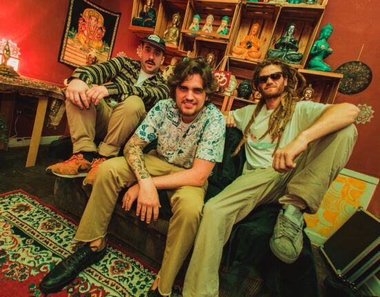 Banda AôA lança o clipe "Norte a Sul" Moda