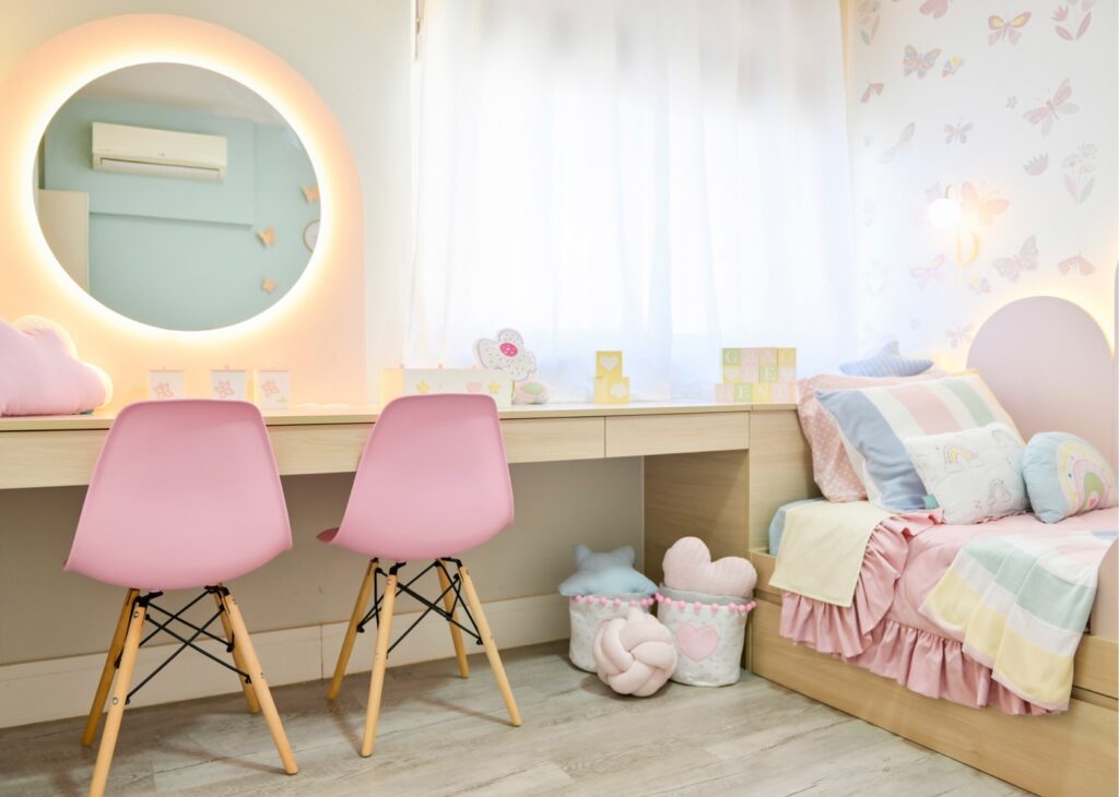 Quarto dos sonhos na casa da avó, Helô Pinheiro, mostra cantinho criado especialmente para as netas Celebridades