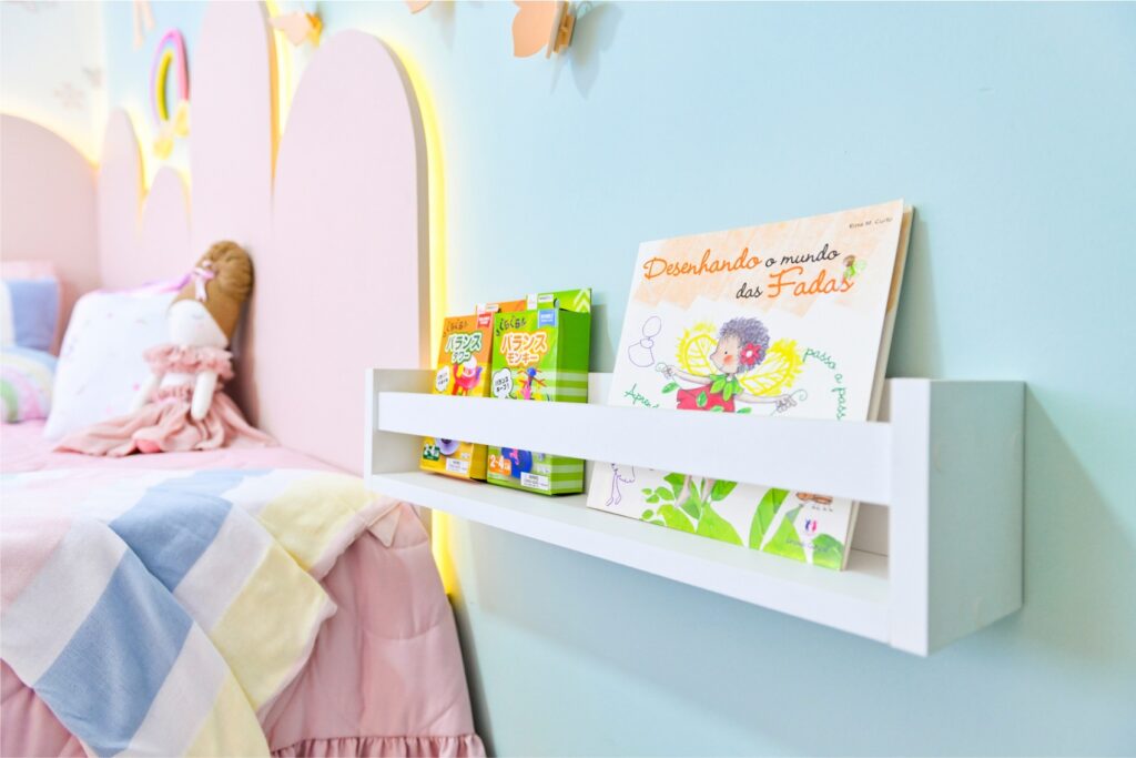 Quarto dos sonhos na casa da avó, Helô Pinheiro, mostra cantinho criado especialmente para as netas Celebridades