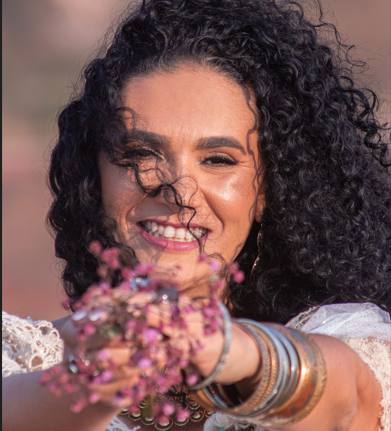 Silvia Gomes revela potência do samba mineiro em seu primeiro álbum solo "Canto pra Recomeçar" Eventos