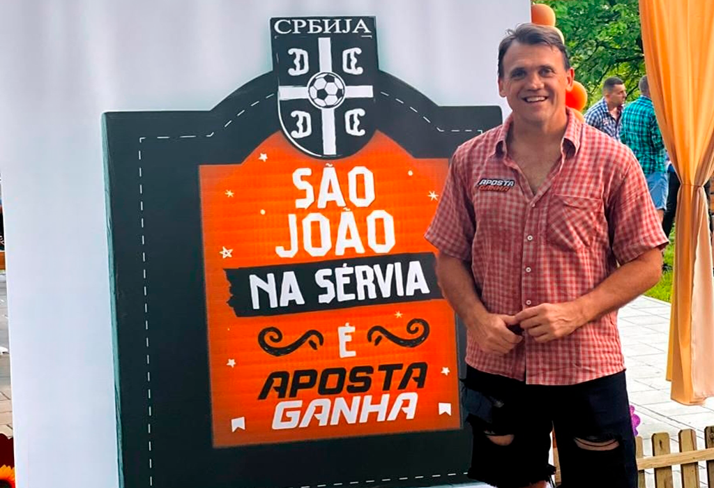 São João rompendo fronteiras: Ex-jogador Petkovic participa de festa junina na Sérvia Aposta Ganha promove festa de São João na Sérvia, tendo como embaixador o ex-jogador Dejan Petkovic estudos