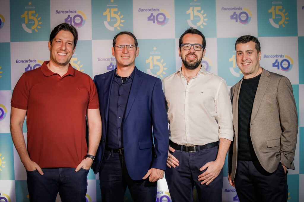 Bancorbrás celebra 40 anos Colunismo Social