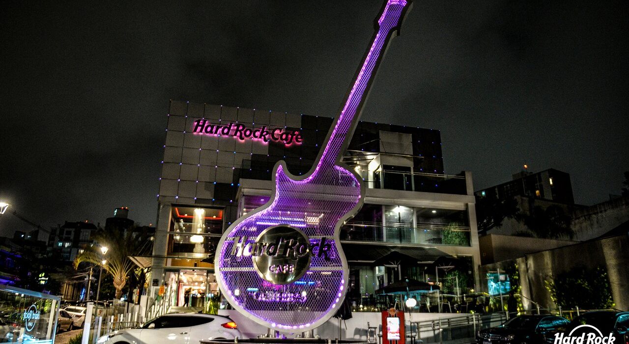 Hard Rock Cafe Curitiba recebe o prêmio de melhor franquia do mundo Economia
