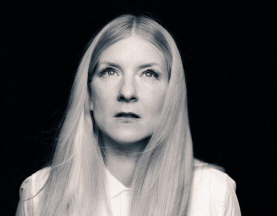 ionnalee e seu projeto 'IAMAMIWHOAMI' retornam ao Brasil para shows em SP E RJ Natal