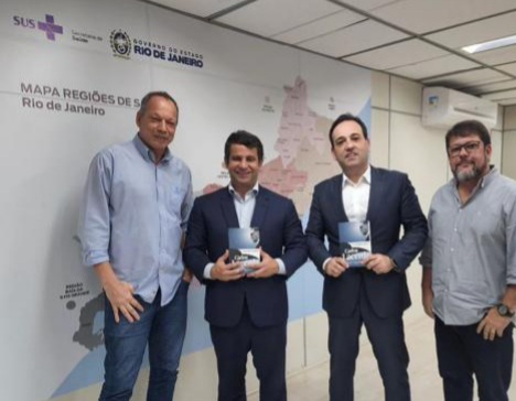 O livro de Mauro Magalhães Colunismo Social